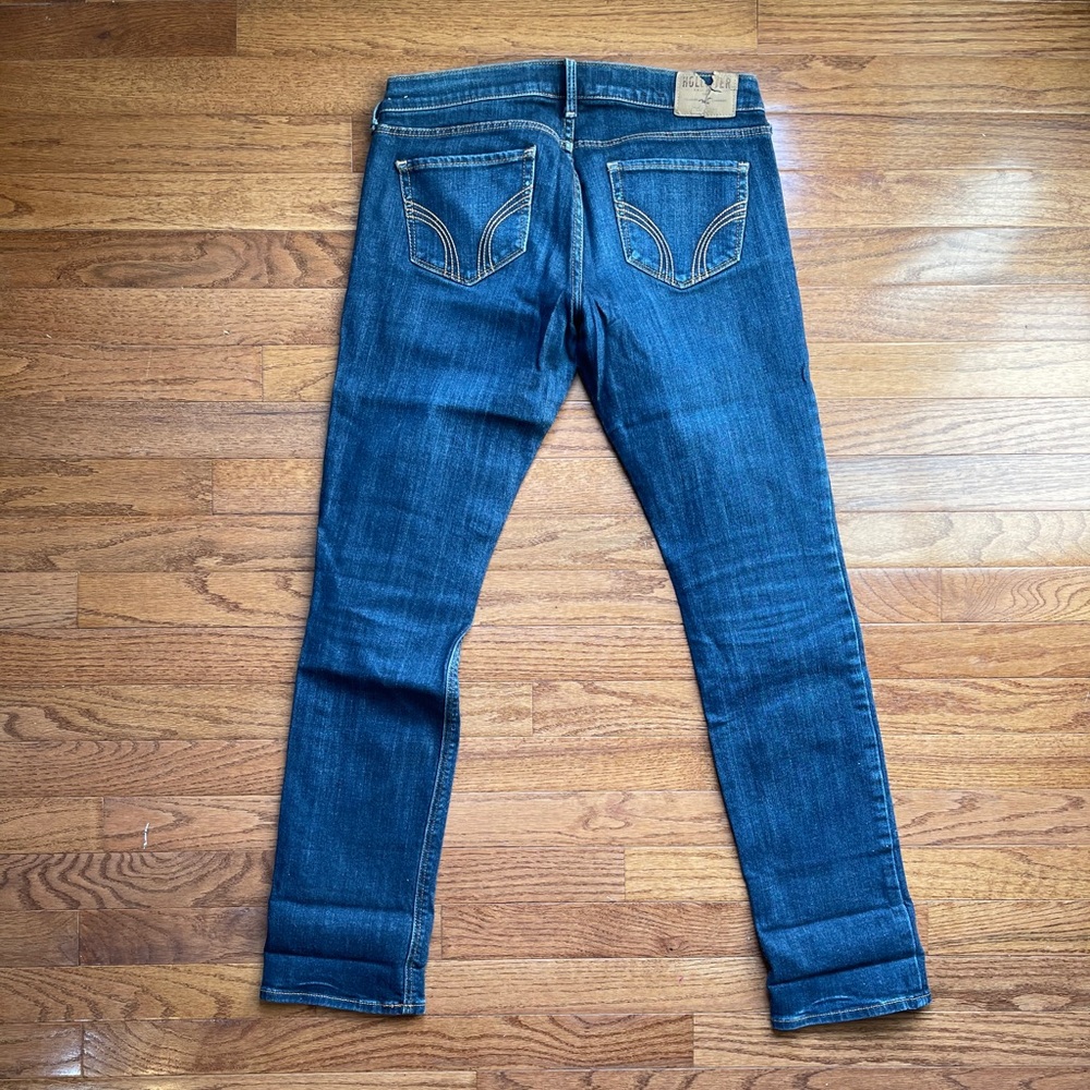 Lot of Hollister Jeans - Picture 5 of 11